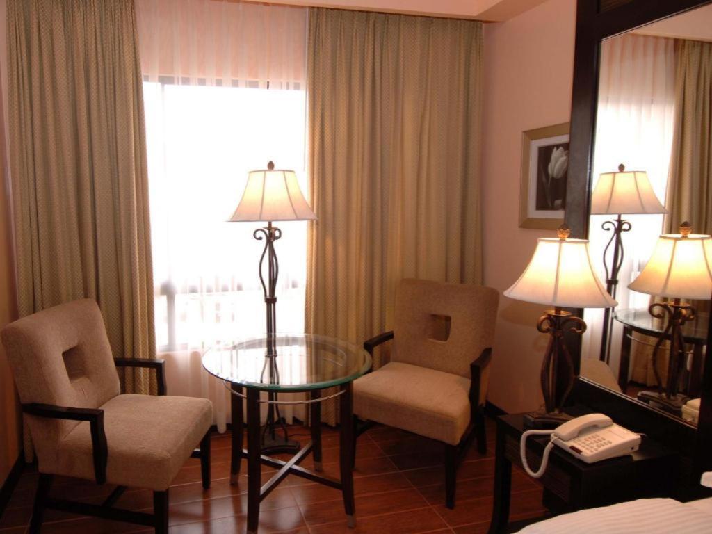 Planta Centro Bacolod Hotel & Residences Kültér fotó