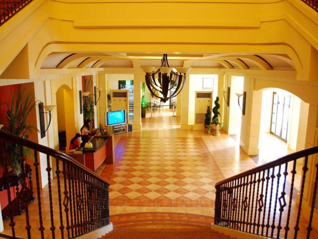 Planta Centro Bacolod Hotel & Residences Kültér fotó