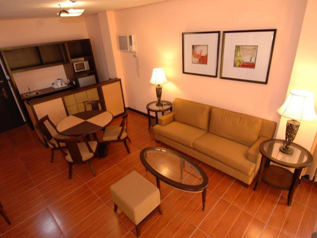 Planta Centro Bacolod Hotel & Residences Kültér fotó