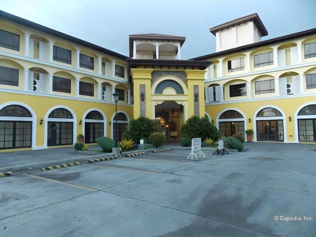 Planta Centro Bacolod Hotel & Residences Kültér fotó