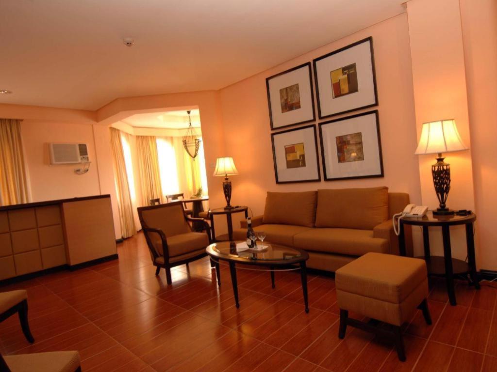 Planta Centro Bacolod Hotel & Residences Kültér fotó