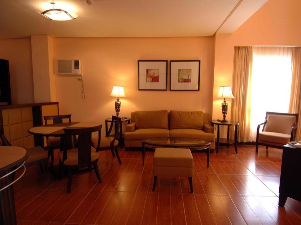 Planta Centro Bacolod Hotel & Residences Kültér fotó
