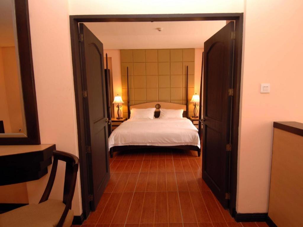 Planta Centro Bacolod Hotel & Residences Kültér fotó
