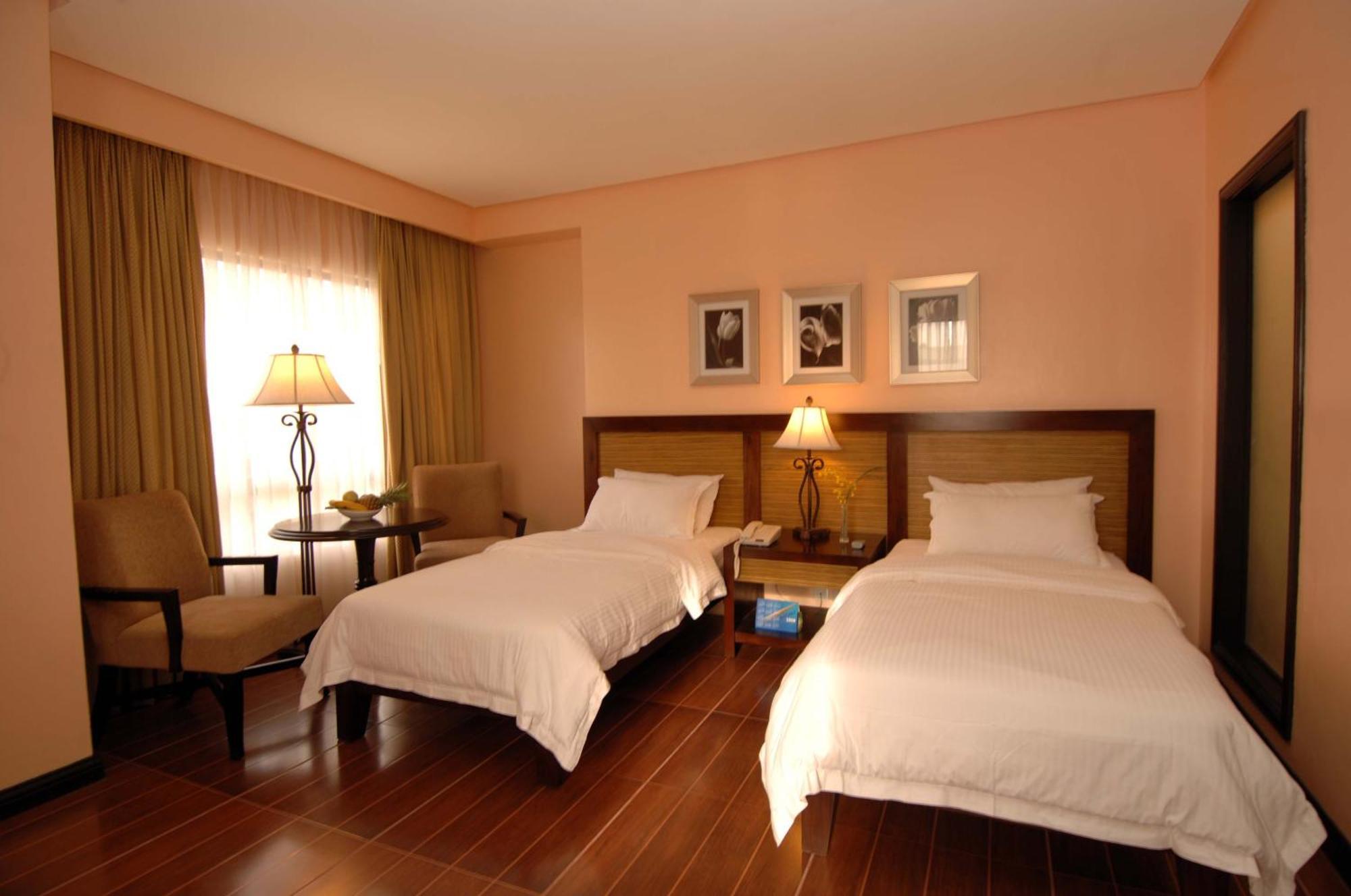 Planta Centro Bacolod Hotel & Residences Kültér fotó