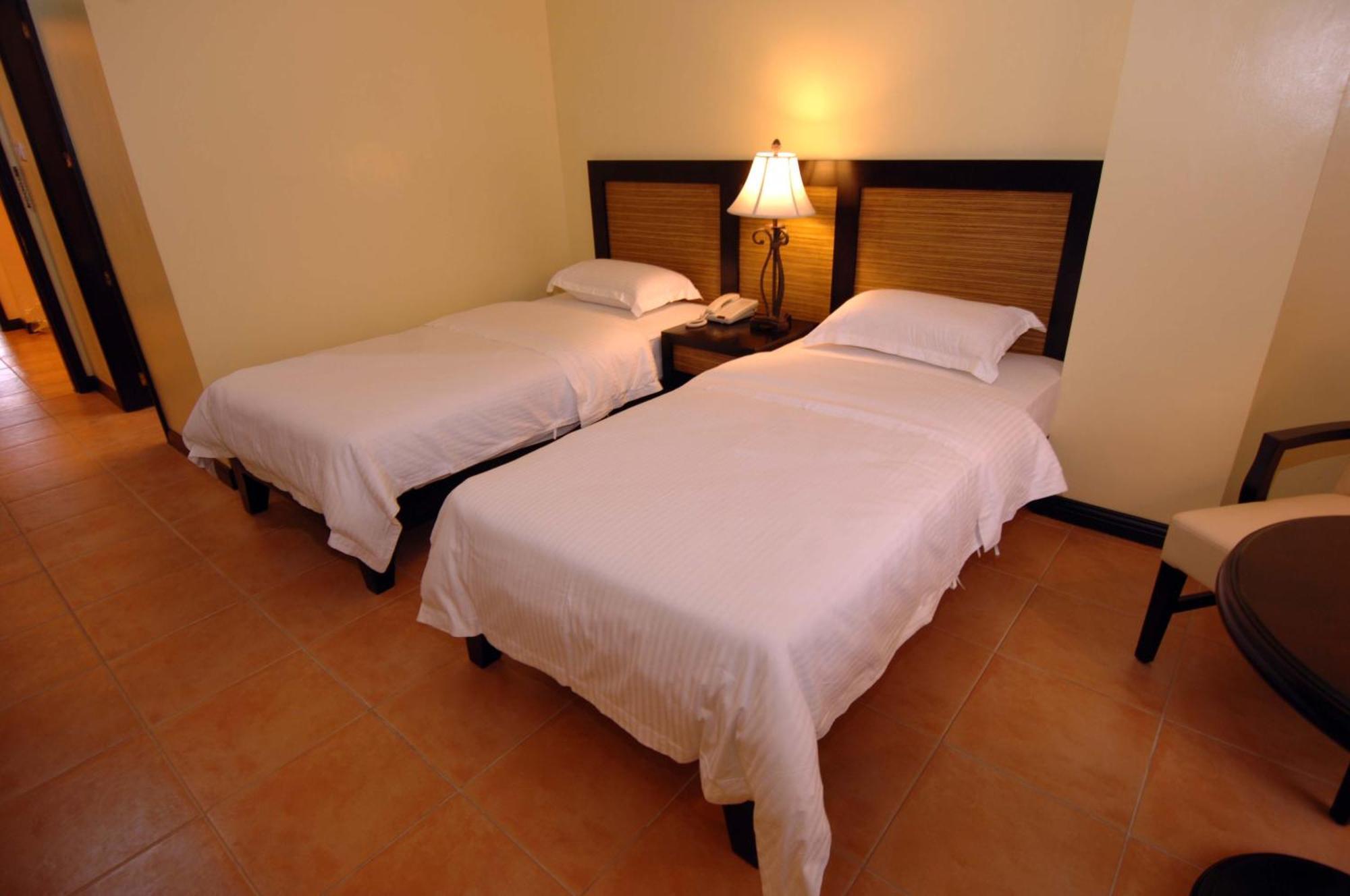 Planta Centro Bacolod Hotel & Residences Kültér fotó